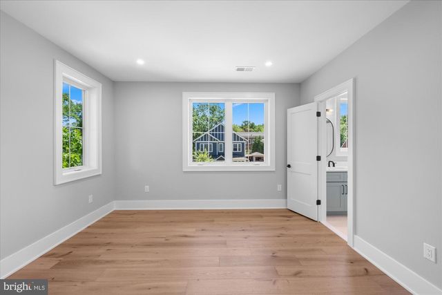 921 22ND ST S, Arlington, VA 22202