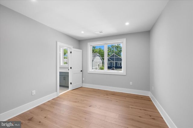 921 22ND ST S, Arlington, VA 22202