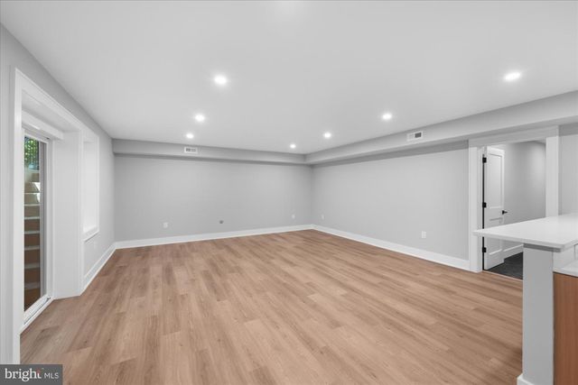 921 22ND ST S, Arlington, VA 22202