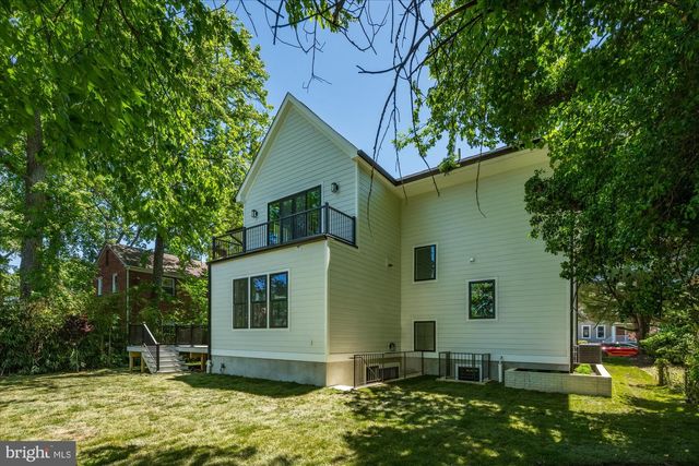 921 22ND ST S, Arlington, VA 22202