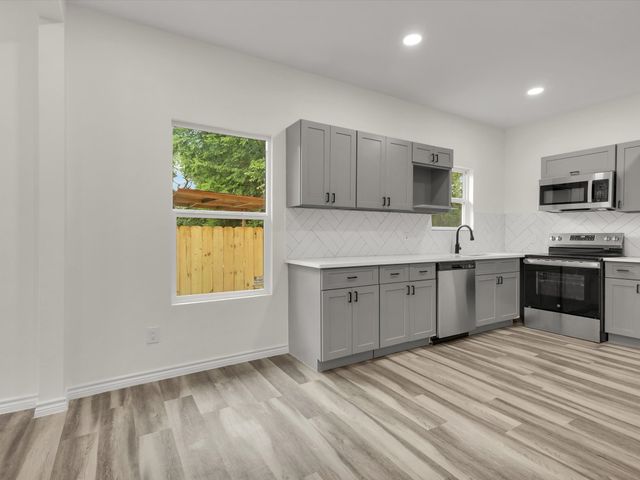 3526 Elsie Faye Heggins Street, Dallas, TX 75210