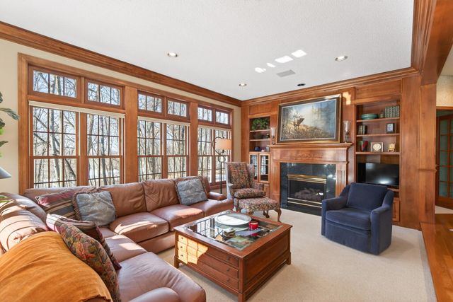 11990 Creekridge Lane, Chaska, MN 55318