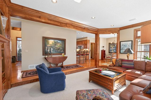 11990 Creekridge Lane, Chaska, MN 55318