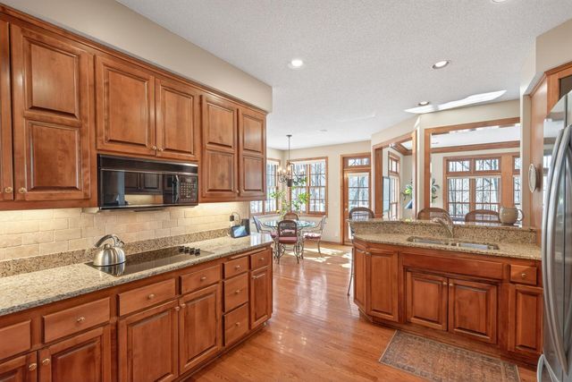 11990 Creekridge Lane, Chaska, MN 55318