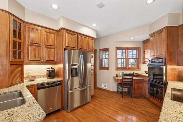 11990 Creekridge Lane, Chaska, MN 55318