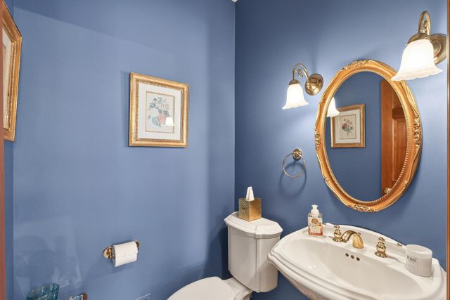 11990 Creekridge Lane, Chaska, MN 55318