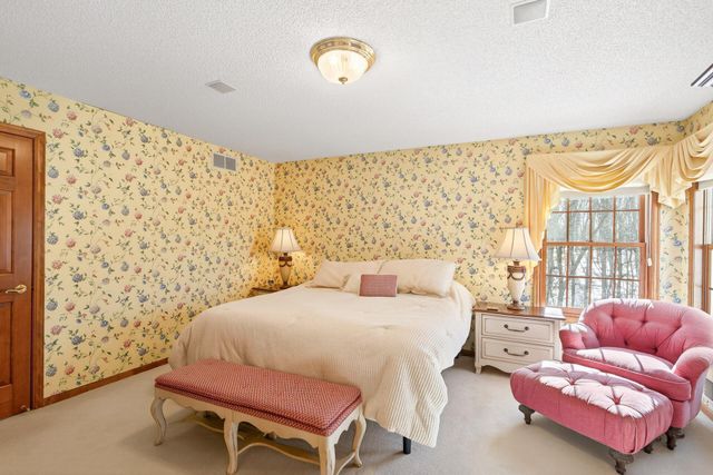 11990 Creekridge Lane, Chaska, MN 55318