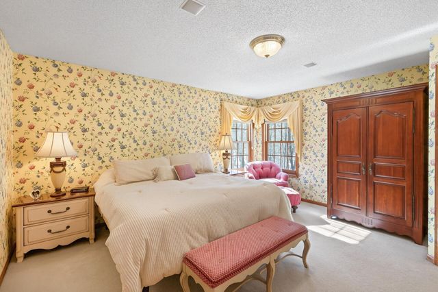 11990 Creekridge Lane, Chaska, MN 55318