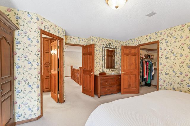 11990 Creekridge Lane, Chaska, MN 55318