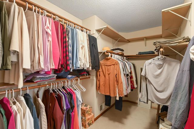 11990 Creekridge Lane, Chaska, MN 55318