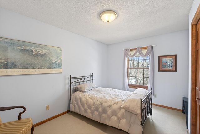 11990 Creekridge Lane, Chaska, MN 55318