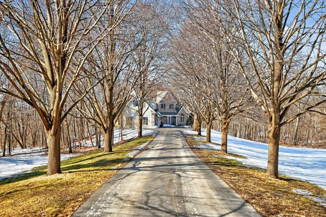 11990 Creekridge Lane, Chaska, MN 55318