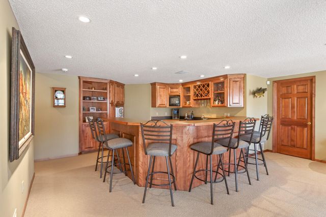 11990 Creekridge Lane, Chaska, MN 55318