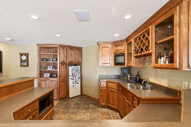 11990 Creekridge Lane, Chaska, MN 55318
