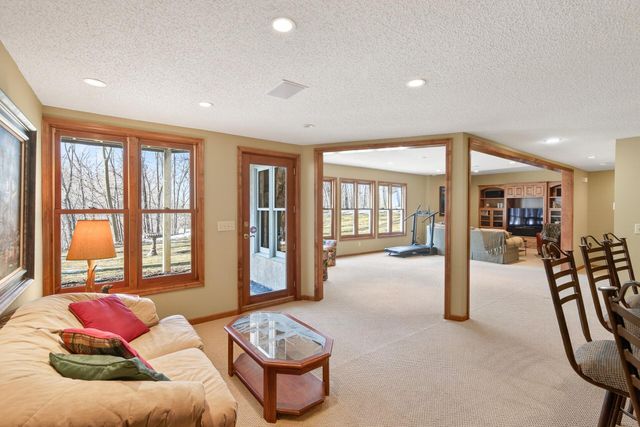 11990 Creekridge Lane, Chaska, MN 55318