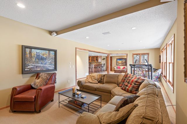 11990 Creekridge Lane, Chaska, MN 55318