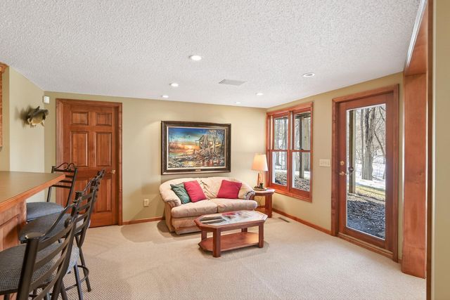 11990 Creekridge Lane, Chaska, MN 55318