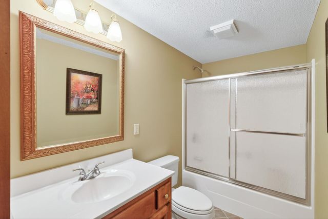 11990 Creekridge Lane, Chaska, MN 55318