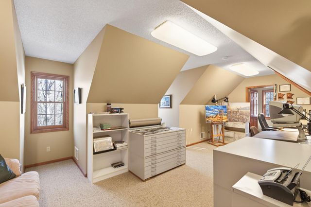 11990 Creekridge Lane, Chaska, MN 55318