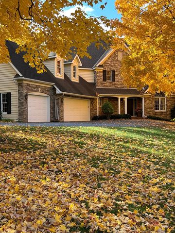 11990 Creekridge Lane, Chaska, MN 55318