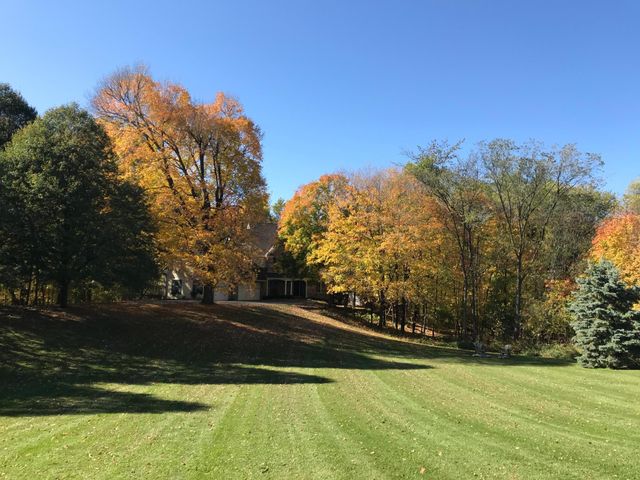 11990 Creekridge Lane, Chaska, MN 55318