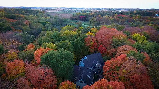 11990 Creekridge Lane, Chaska, MN 55318