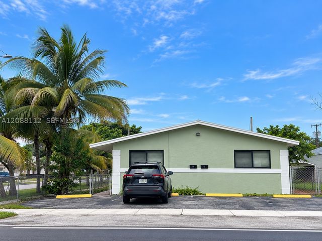 747 SW 5th St ., Dania Beach, FL 33004