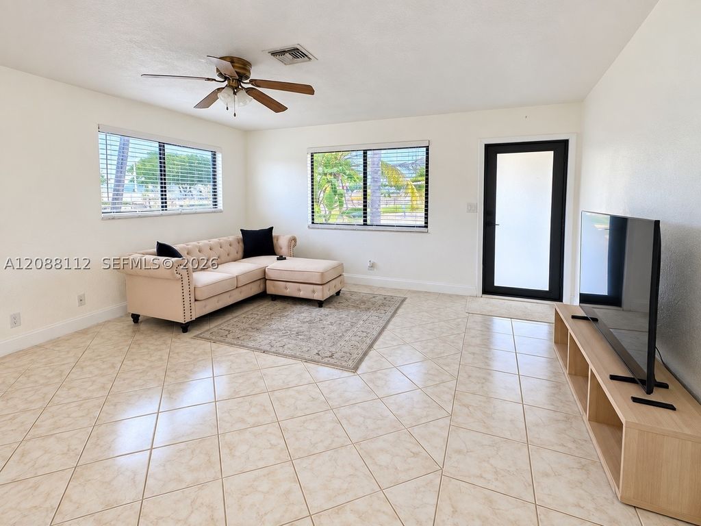 747 SW 5th St ., Dania Beach, FL 33004