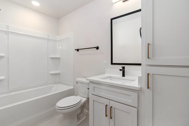 12 Dutch Drive, Clarksville, TN 37043