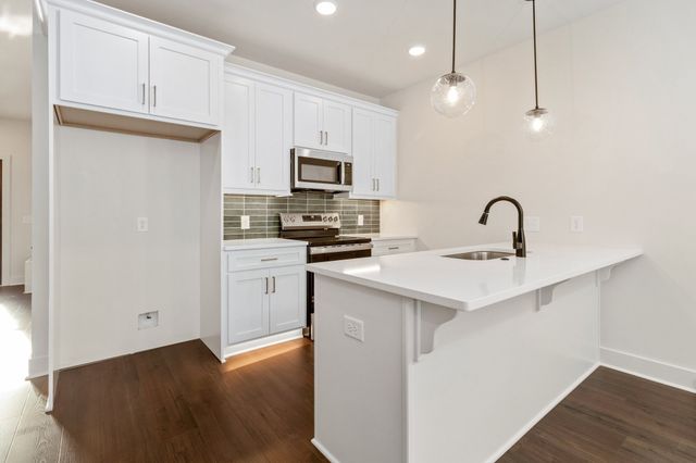 12 Dutch Drive, Clarksville, TN 37043