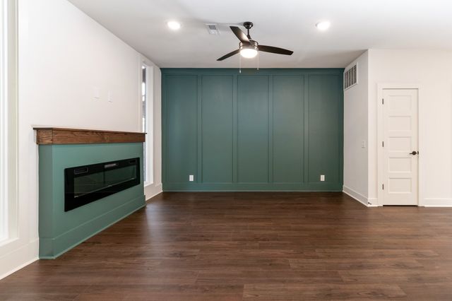 12 Dutch Drive, Clarksville, TN 37043