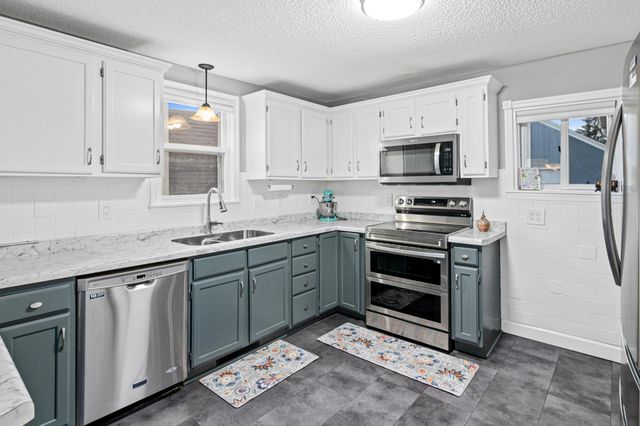 514 Cleveland Avenue SW, New Brighton, MN 55112