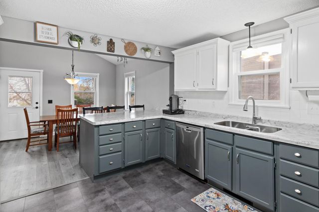 514 Cleveland Avenue SW, New Brighton, MN 55112