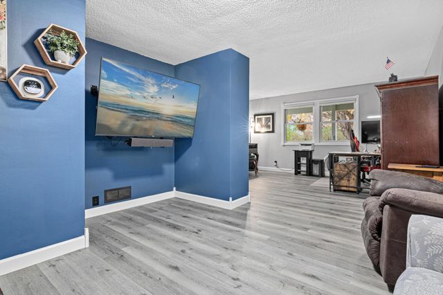 514 Cleveland Avenue SW, New Brighton, MN 55112