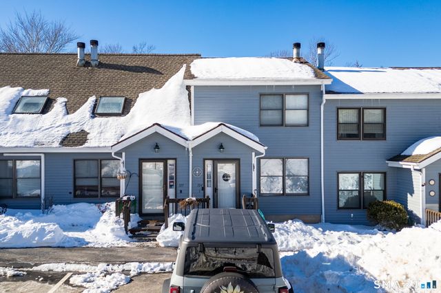 104 Lake Vista Drive 104, East Hampton, CT 06424