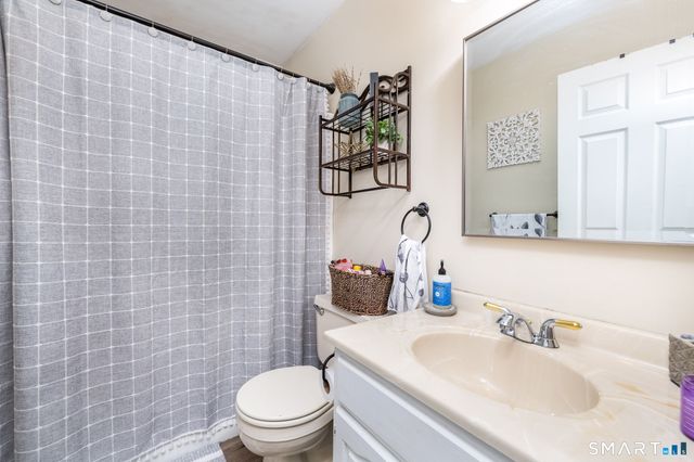 104 Lake Vista Drive 104, East Hampton, CT 06424