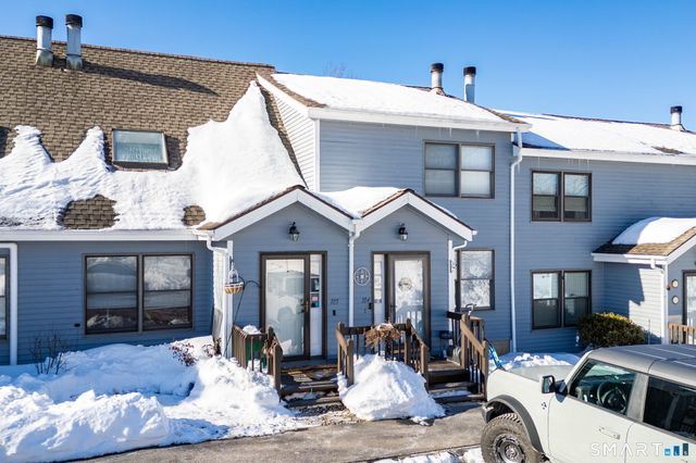 104 Lake Vista Drive 104, East Hampton, CT 06424