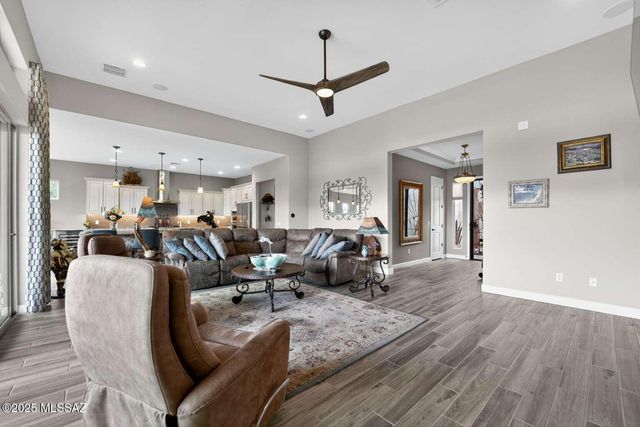 13370 N Cape Marigold Drive, Oro Valley, AZ 85755