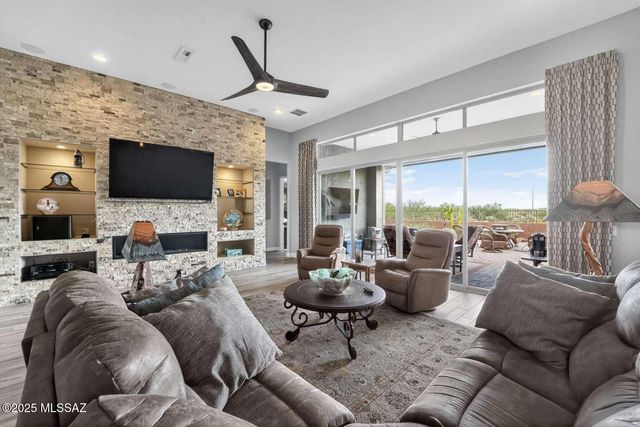 13370 N Cape Marigold Drive, Oro Valley, AZ 85755