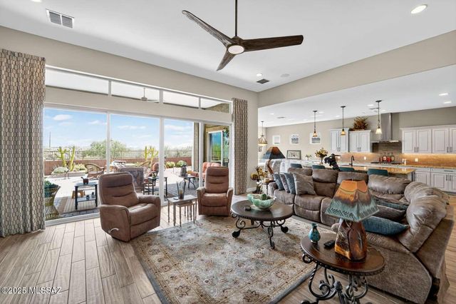 13370 N Cape Marigold Drive, Oro Valley, AZ 85755