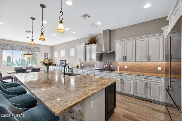 13370 N Cape Marigold Drive, Oro Valley, AZ 85755