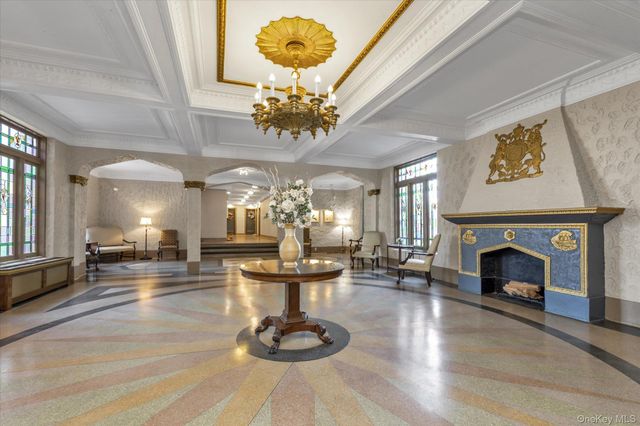 12 Hempstead Avenue 1K, Rockville Centre, NY 11570