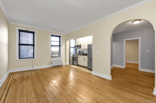 12 Hempstead Avenue 1K, Rockville Centre, NY 11570