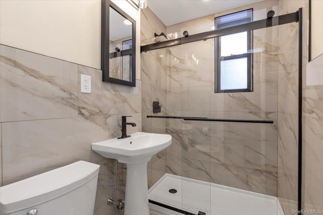 12 Hempstead Avenue 1K, Rockville Centre, NY 11570