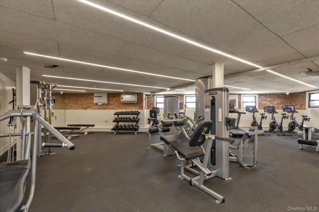 12 Hempstead Avenue 1K, Rockville Centre, NY 11570