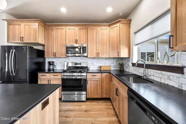 4302 N DONOVAN LN, Post Falls, ID 83854