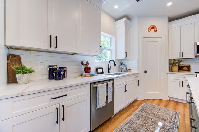 11 E O'bryant, Bellville, TX 77418