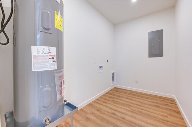 11 E O'bryant, Bellville, TX 77418