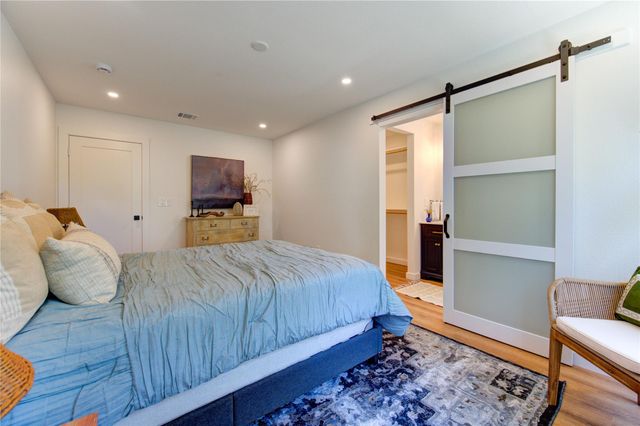 11 E O'bryant, Bellville, TX 77418