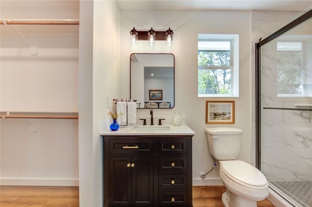 11 E O'bryant, Bellville, TX 77418